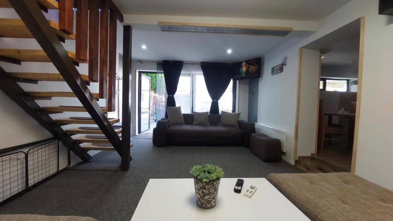 Morrison Apartments Miercurea Ciuc Rum bild